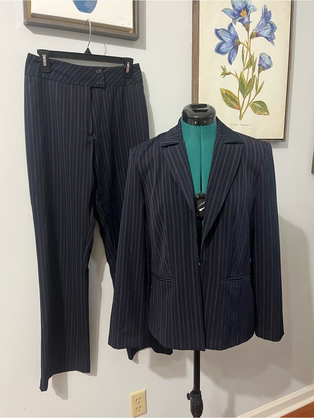 Vintage DBY striped suit size 7/8